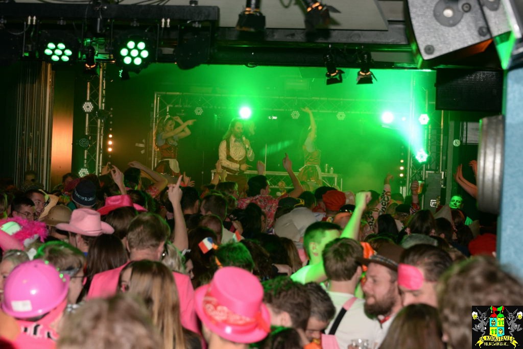 ../Images/Carnavals maandagavond in VdG 138.jpg